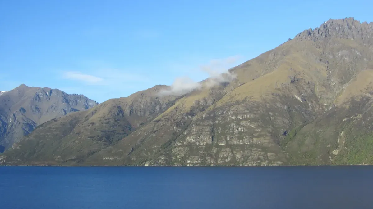Lake Wakatipu and mountains near Kingston on the drive south for a Milford Sound boat tour